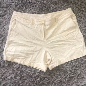 Ann Taylor Loft light yellow shorts. Sz 14.